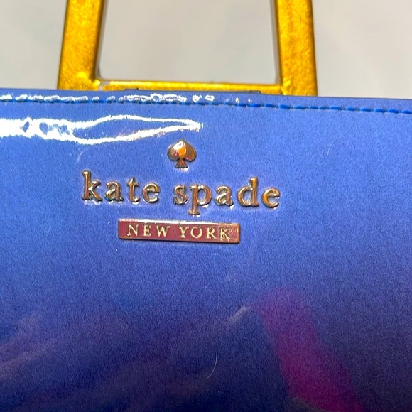Kate Spade, full zip, hombre blue wallet, preowned in very good condition 8x4 - Picture 2 of 11